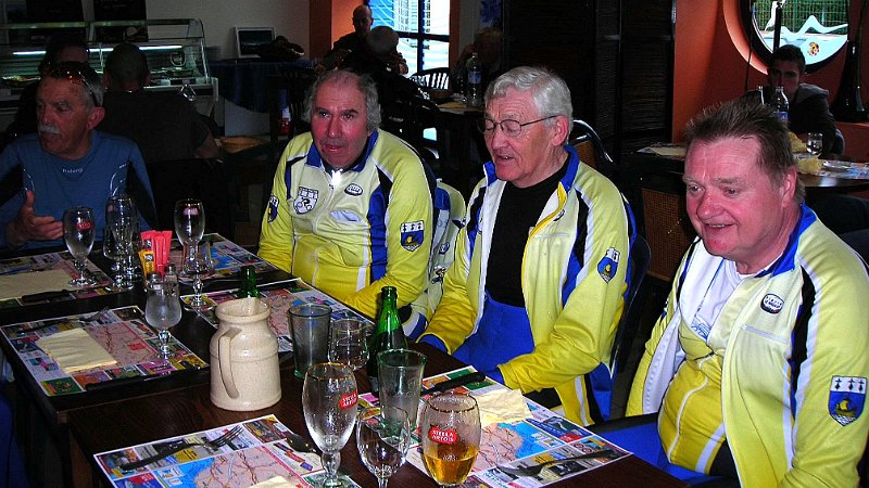 2011-03-31 09 Casse-croute Nevez.JPG